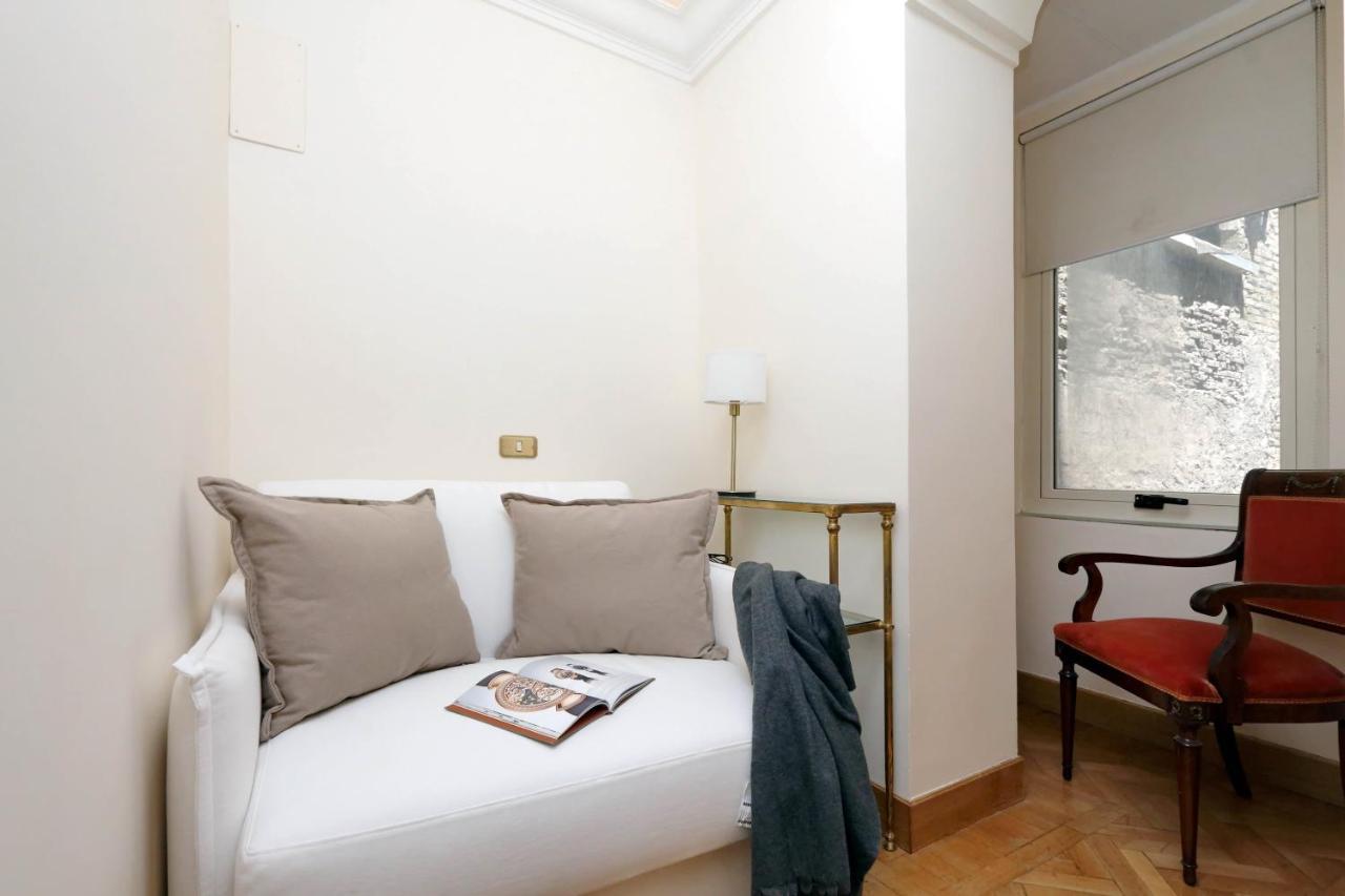 Elegant Apartment Nearby Trevi Fountain Roma Dış mekan fotoğraf